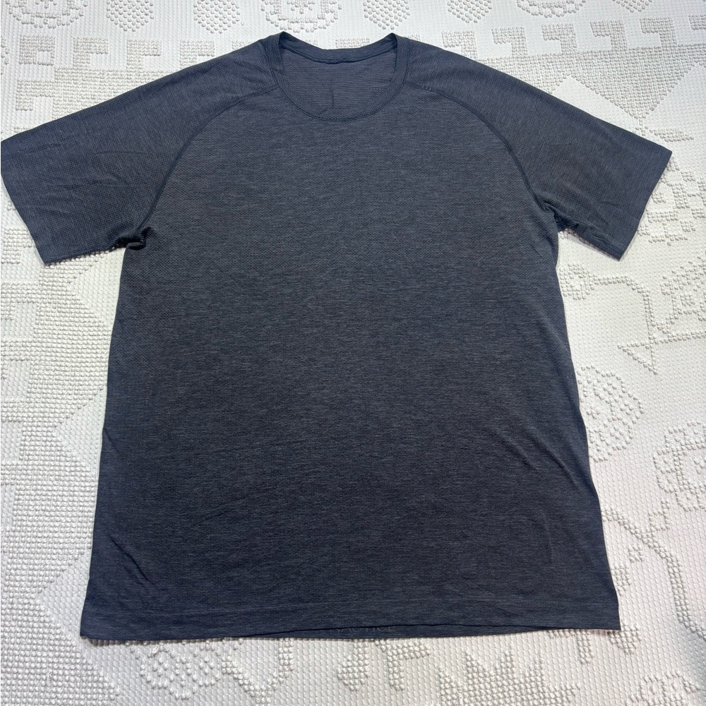 Lululemon Metal Vent Shirt XL Gray Black Outdoors Pullover Athleisure Yoga
